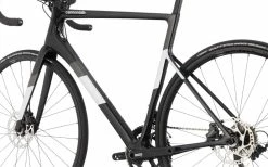 Vélo De Route CANNONDALE SuperSix Evo Carbon Disc 105 Noir - 2023 -Vélo Soldes Boutique velo de route cannondale supersix evo carbon disc 105 noir 2023 5
